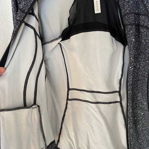 Lululemon Define Jacket - Picture 5 of 6